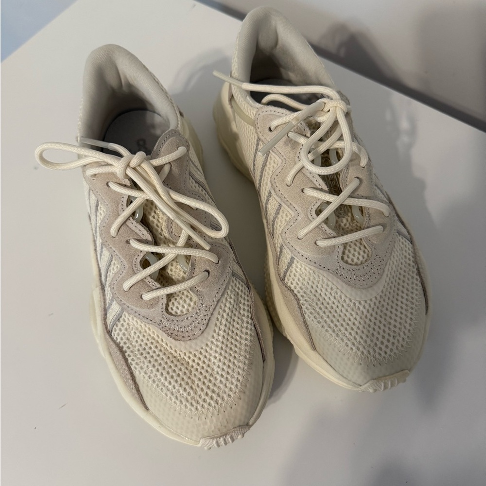 Adidas Women's Cream Sneakers